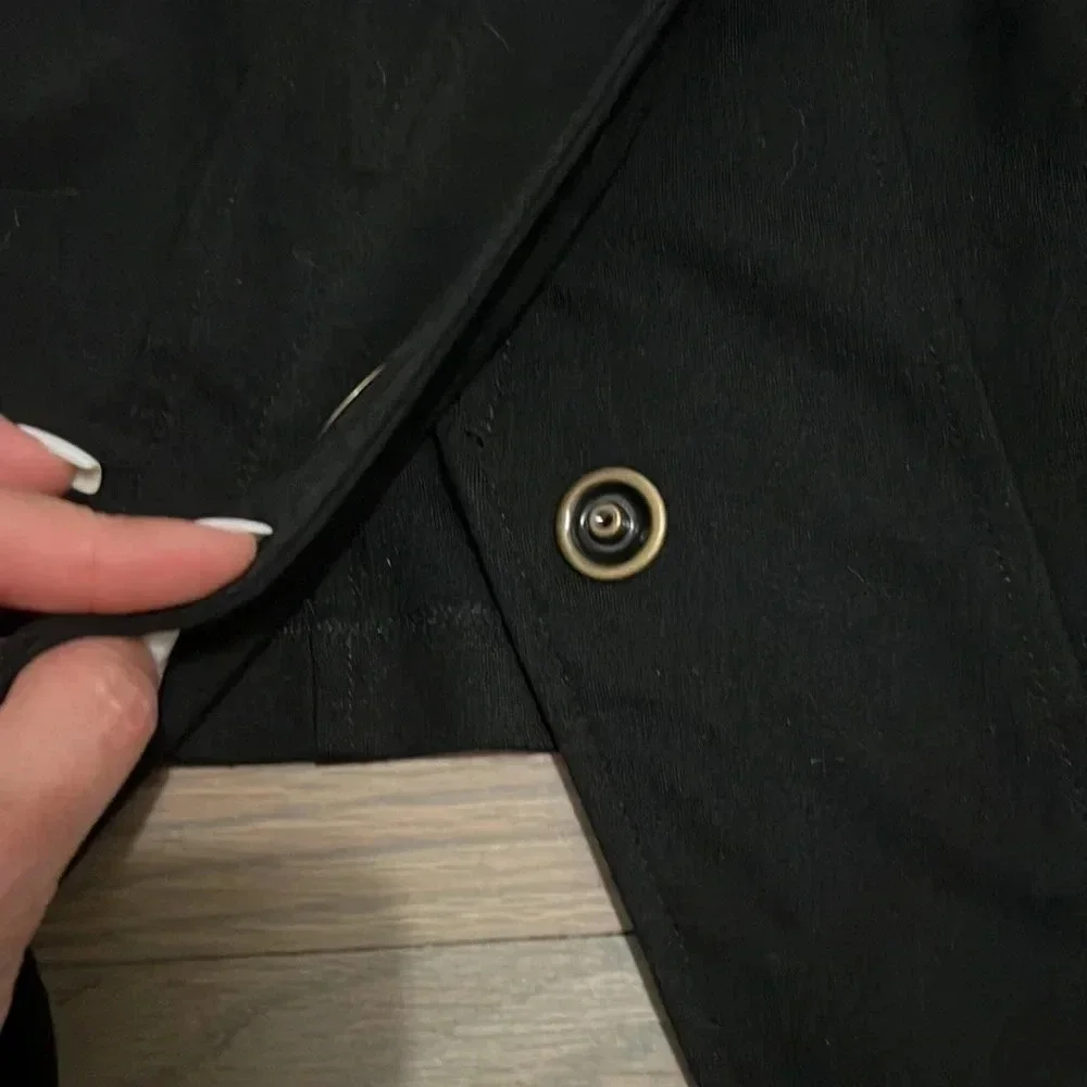CABI Cropped Button Up Jacket. Shoulder pads. Black small